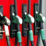 La domanda di carburante statunitense cala mentre cresce quella mondiale