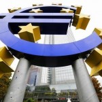 Euro scende su voci taglio tassi BCE