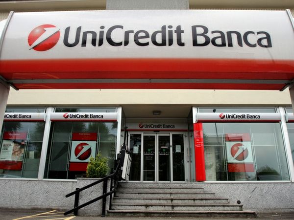 Unicredit cede quota FonSai. Deutsche Bank declassa titolo